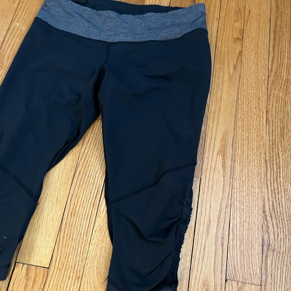 EUC | Lululemon Run: Inspire Crop II Leggings!! - Picture 2 of 7